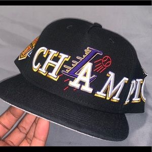 Rare Twnty Two LA Lakers NBA Champions SnapBack